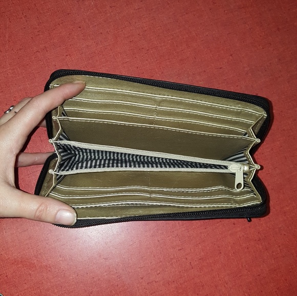 *SOLD*Nine west large wallet good used condition - Picture 3 of 4